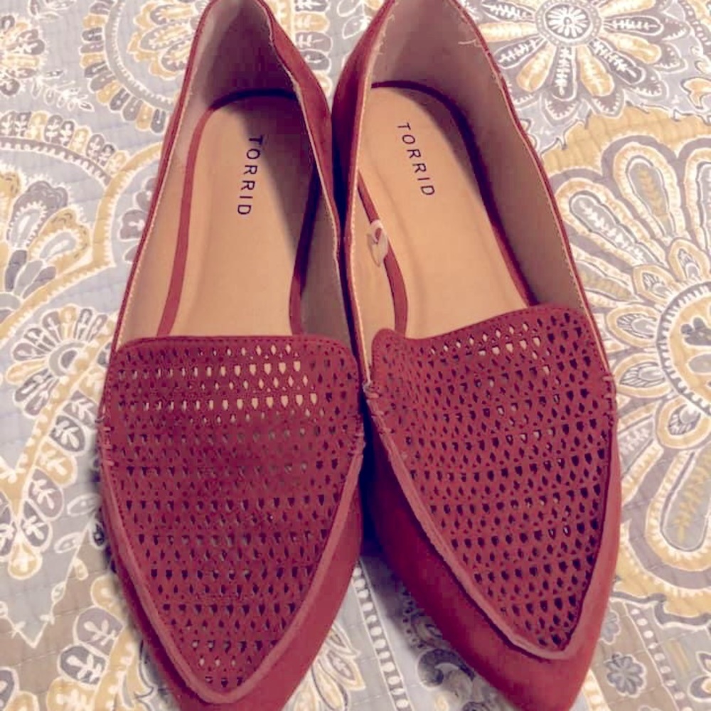 NWOT Torrid Burnt Orange Pointed Flats.